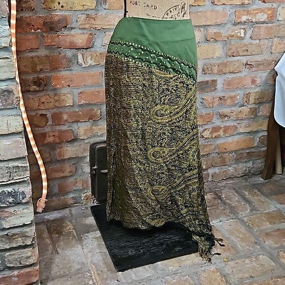 NWT MetroStyle Green Paisley assymetrical maxi skirt size 14 - Picture 4 of 13